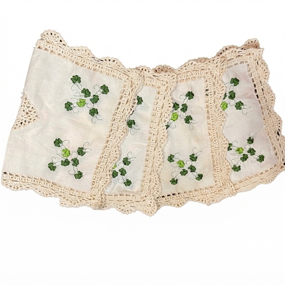 Set of 4 Vintage linen Placemats Embroidered Shamrock Crochet Lace Trim 12x16
